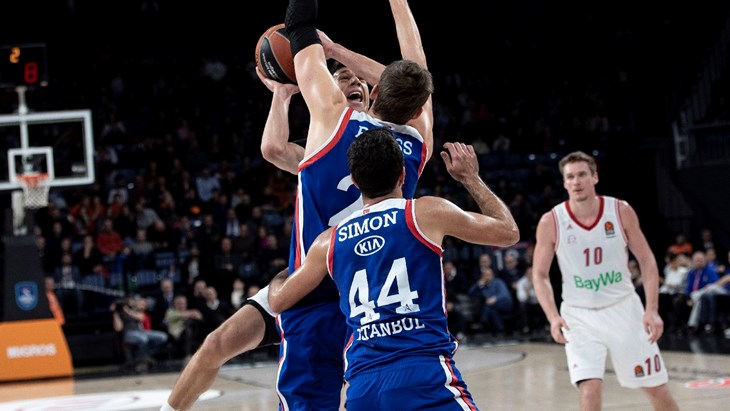 Simonov Anadolu Efes nastavlja nizati pobjede, slavio i u Kaunasu