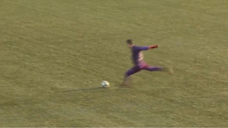 FANATIK: Dan koji će pamtiti: Sjevernoirski vratar zabio gol sa 70 metara