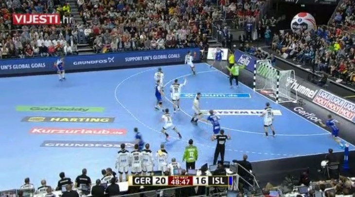 [RTL Video] Šteta što nije priznat: Islandsko krilo zabilo spektakularan gol 'frkom' kroz noge