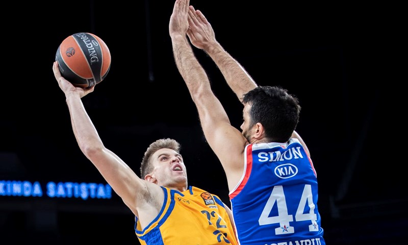 Simon predvodio Efes u slavlju protiv Gran Canarije, Maccabi se spasio protiv Olympiakosa
