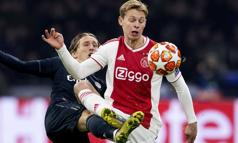 Ajax bolji, Real sretno došao do pobjede, povijesno korištenje VAR tehnologije