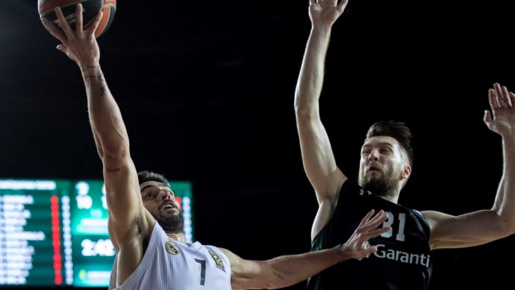 Real pobijedio Tomića i Barcelonu za prvi trofej sezone