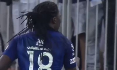 FANATIK: Bafetimbi Gomis preplašio dječaka proslavom pogotka pa mu poklonio dres