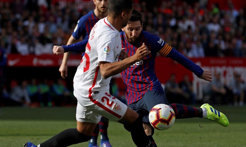 Čarobni Messi hat-trickom potopio Sevillu, Rog i Rakitić krenuli u prvih 11