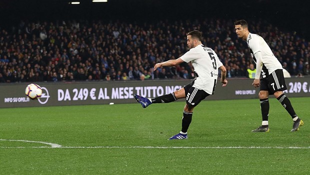 Dvoboj u kojem je viđeno sve: Juventus slavio u Napulju, broji dane do obrane titule prvaka