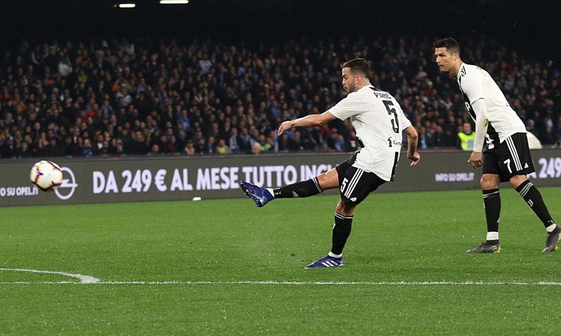 Dvoboj u kojem je viđeno sve: Juventus slavio u Napulju, broji dane do obrane titule prvaka