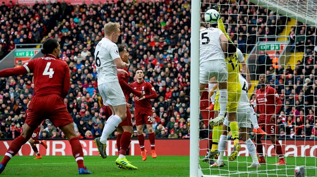 Liverpool pobjedom protiv Burnleyja drži korak s Manchester Cityjem