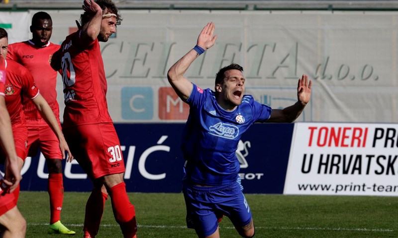 Pune ruke posla za Duju Strukana, Dinamo slavio u utakmici s tri penala