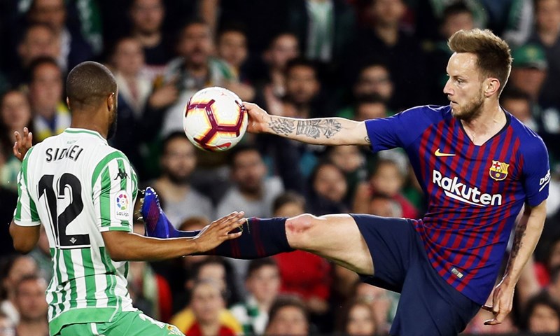 Barcelona slavila kod Betisa, Rakitić asistirao Messiju za pogodak sezone