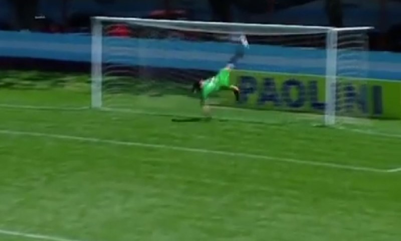 FANATIK: I Rene Higuita bi zapljeskao na ovakvu obranu