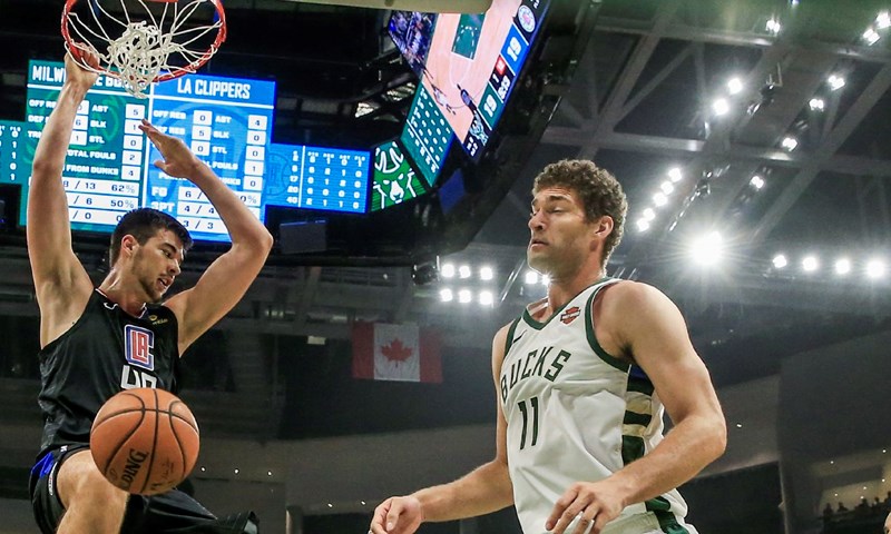 Zubac dvoznamenkast u porazu Clippersa, Hezonja skromniji, umirovljen dres Ginobilija