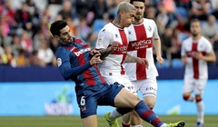 Cazorla promašio kazneni udarac za remi Villarreala, Huesca umalo iznenadila Levante