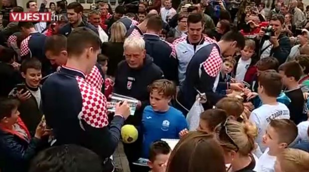 [RTL Video] Zadrani dočekali rukometaše kao da su prvaci svijeta, Červar poručio: "Bit ćete naš osmi igrač"