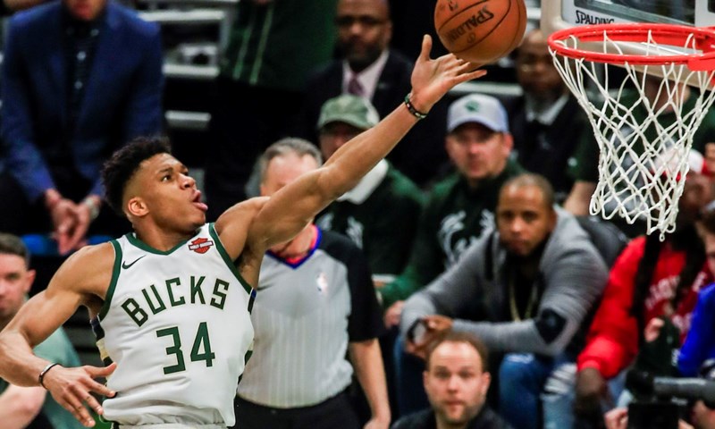 Milwaukee Bucksi lakoćom pomeli Detroit Pistonse i prvi put nakon 2001. godine prošli u drugi krug