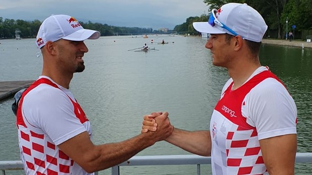 Braća Sinković rutinski izborili plasman u polufinale Svjetskog kupa u Poznanu