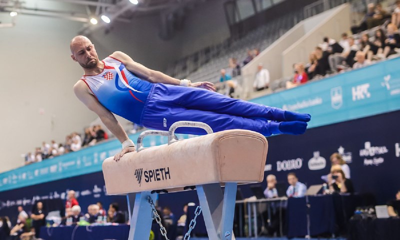Tri finala prvog dana, Seligman prvi na konju, Benoviću prvo finale karijere