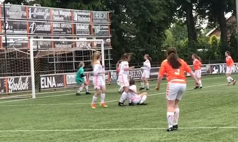 FANATIK: Tko kaže da u ženskom nogometu nema atraktivnih golova?