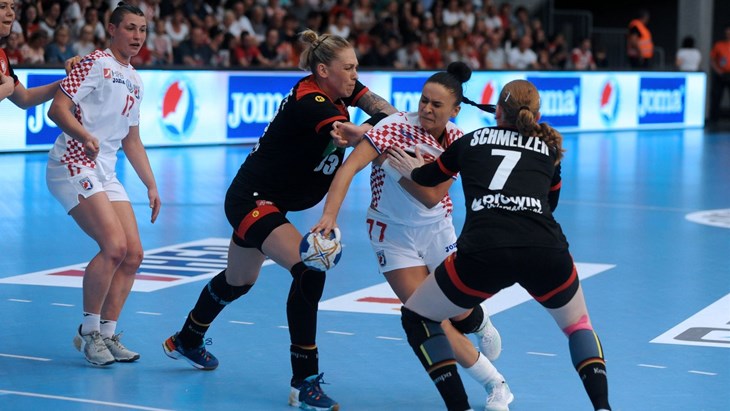 Hrvatske rukometašice u završnici izbjegle poraz i s remijem odlaze u Njemačku