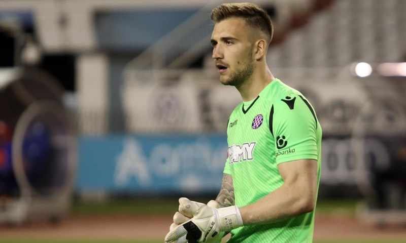 Josip Posavec sporazumno raskinuo ugovor s povratnikom u Superligu
