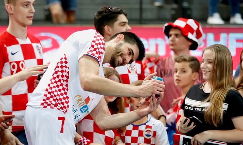 Červar i društvo stigli u Poreč, navijači pozvani na otvoreni trening