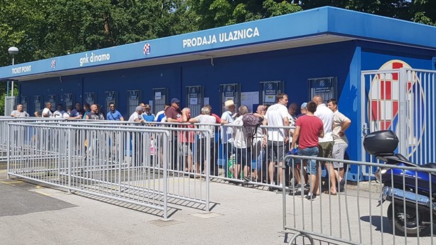 Počela prodaja Dinamovih godišnjih ulaznica, gužva se već stvorila