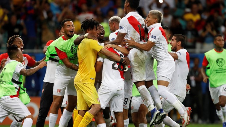 Sjajni Peruanci zabijali, branitelj naslova promašivao