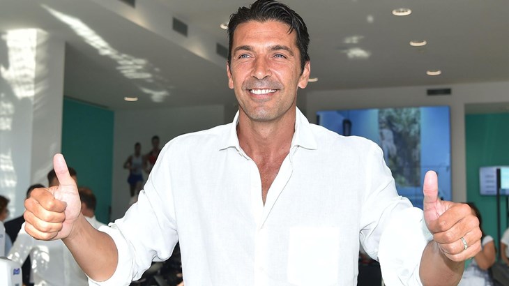 Buffon odbio jedinicu i traku: "Prvi vratar je Szczesny, a kapetan Chiellini"