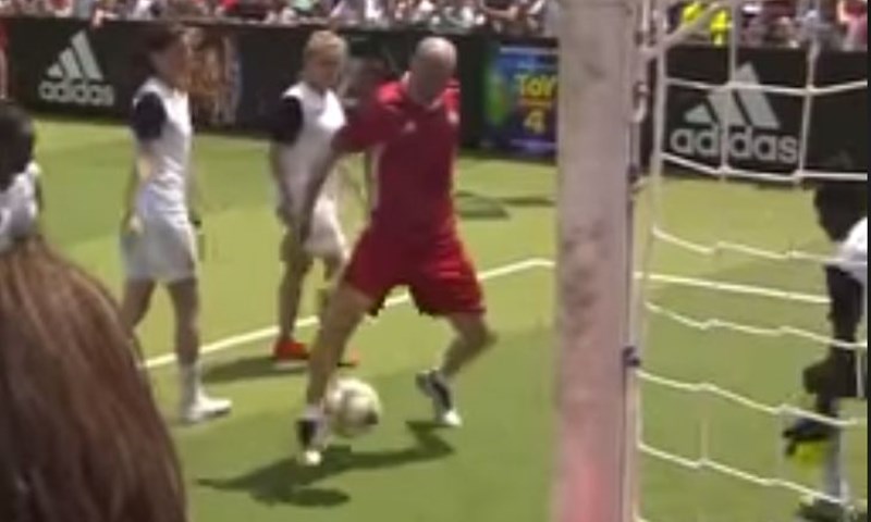 FANATIK: Kako je nogomet krasan i jednostavan kada ga igra Zidane