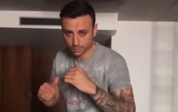 FANATIK: Dimitar Berbatov #BottleCapChallenge podignuo na novu razinu