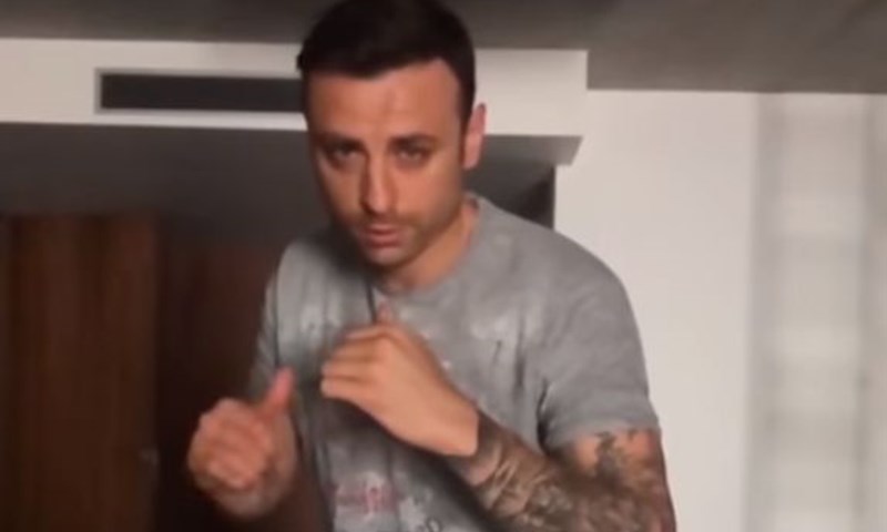 FANATIK: Dimitar Berbatov #BottleCapChallenge podignuo na novu razinu