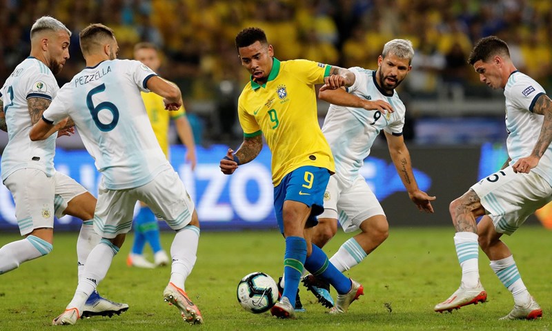 Argentina treća pobjedom protiv Čilea, Messi i Medel pocrvenili nakon sukoba