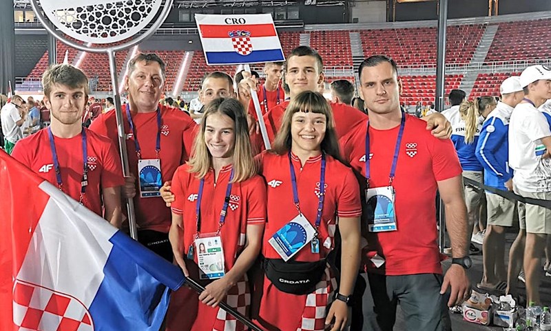 Svečano otvorene 15. EYOF u Bakuu, hrvatsku zastavu nosila Ana Viktorija Puljiz