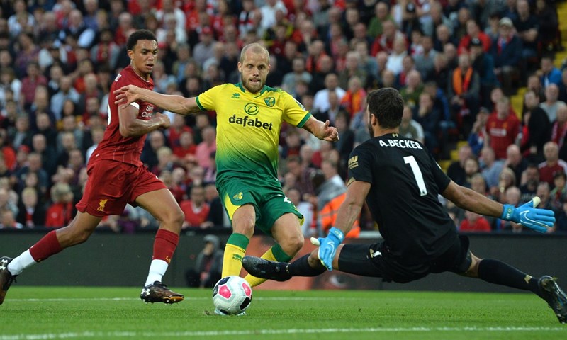 Liverpool u prvom poluvremenu napunio Norwich i ostao bez Alissona