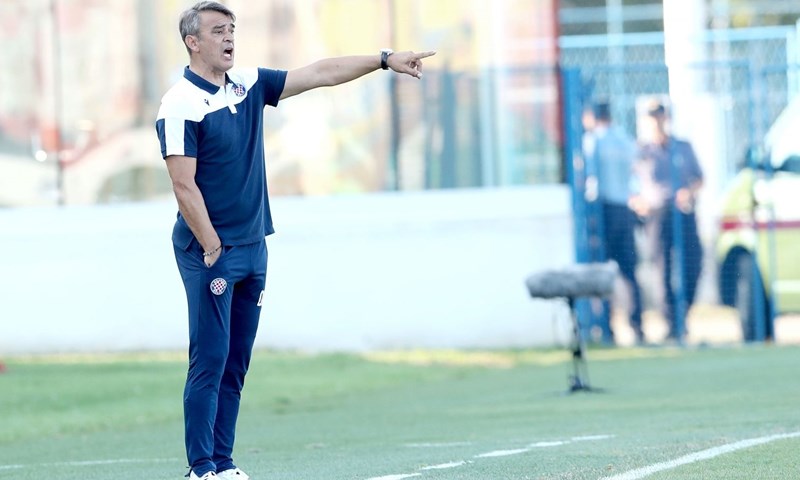 Burić: "Bilo je čudnih odluka, neshvatljivo mi je da je naš igrač dobio crveni karton"