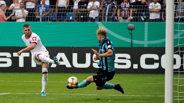 VIDEO: Tri sjajna Rebićeva gola i spašavanje Eintrachta u posljednji trenutak