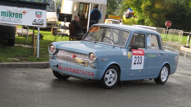 Međunarodna brdska auto utrka: Pobjeda Francuza Petita uz novi rekord