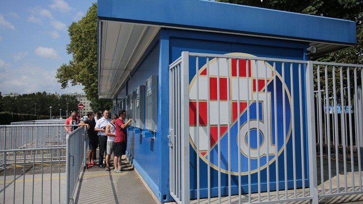 Dinamo pred punim stadionom, ostalo još vrlo malo ulaznica