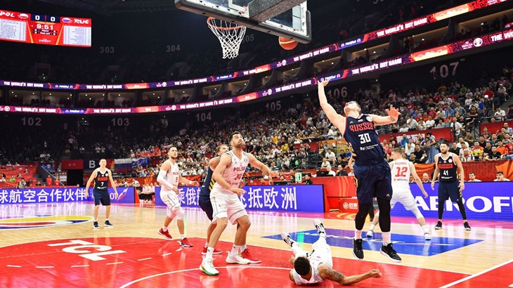 Poljaci preokretom u zadnjoj četvrtini protiv Rusa otvorili drugi krug