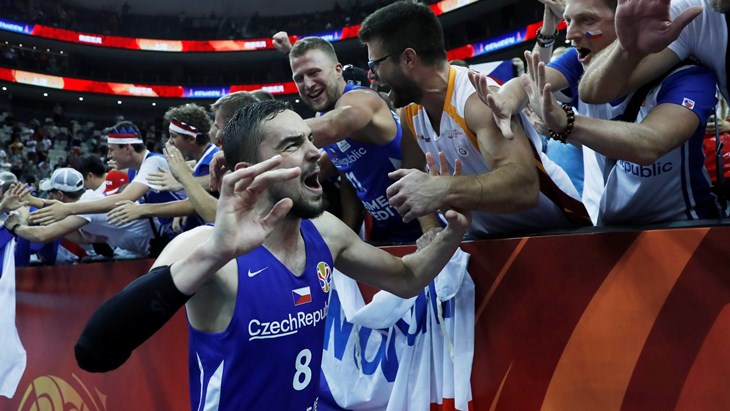 Satoransky i Bohačik poslali Giannisa i Grke kući