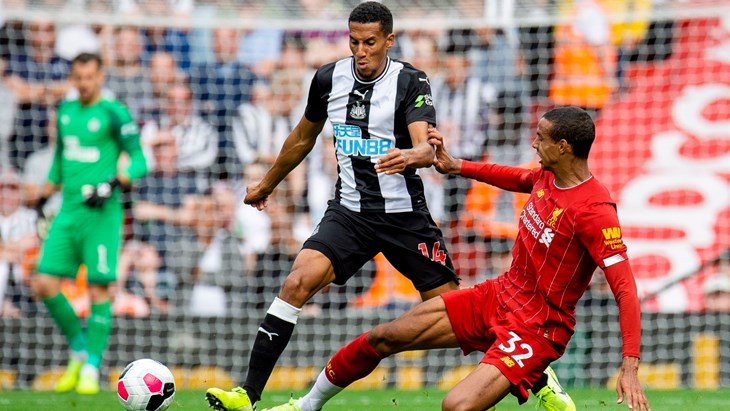 Liverpool preokretom do pobjede protiv Newcastlea, Mane s dva gola pokrenuo domaćina