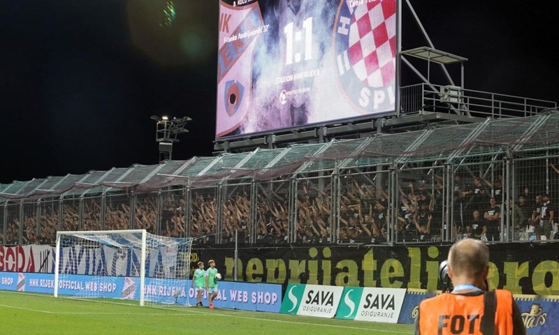Kazne za Rijeku i Hajduk, gosti prošli osam puta lošije