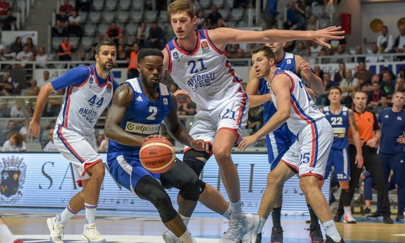 Krunoslav Simon predvodio Anadolu Efes u pobjedi protiv Zadra