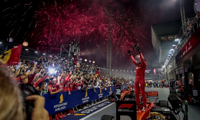 Ferrari dominirao u Singapuru, Mercedes bez postolja