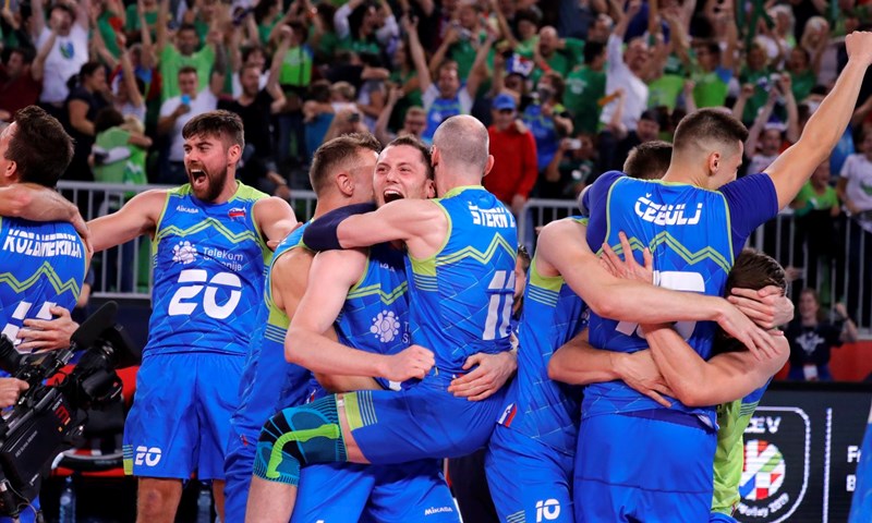 Slovenija na nogama: Odbojkaši prošli u finale Europskog prvenstva