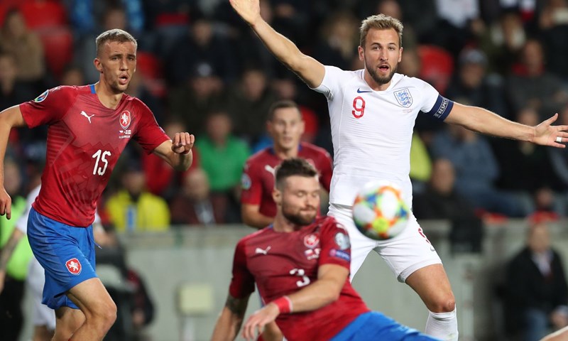 Debitant golom pet minuta prije kraja srušio Englesku, Ismajli i Strakosha počastili Turke