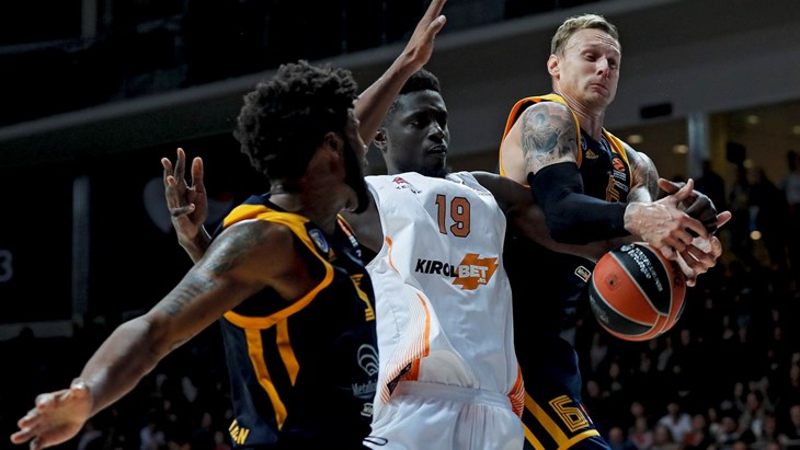 Perasović poražen u Rusiji, Barcelona i Efes do pobjeda uz skroman hrvatski doprinos