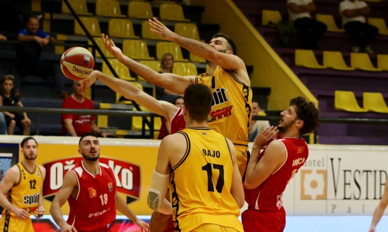 Split ispustio 15 razlike, Kalajžić napustio igru zbog ozljede