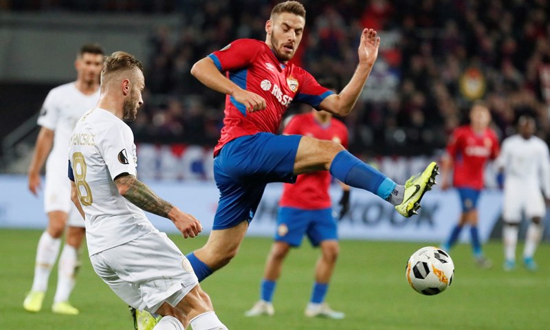 Borna Barišić sjajnom asistencijom pomogao Rangersima na putu do remija u Portu, CSKA nastavio s kiksevima