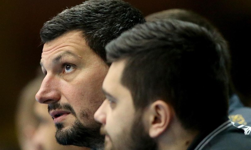 Španjolski reprezentativac Arpad Šterbik odlučio završiti igračku karijeru