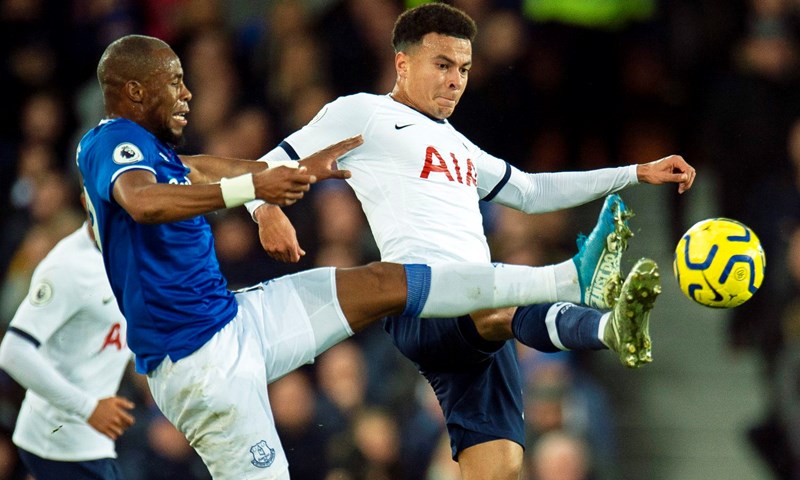 Teška ozljeda Gomesa i gol u 98. minuti obilježili dvoboj Evertona i Tottenhama